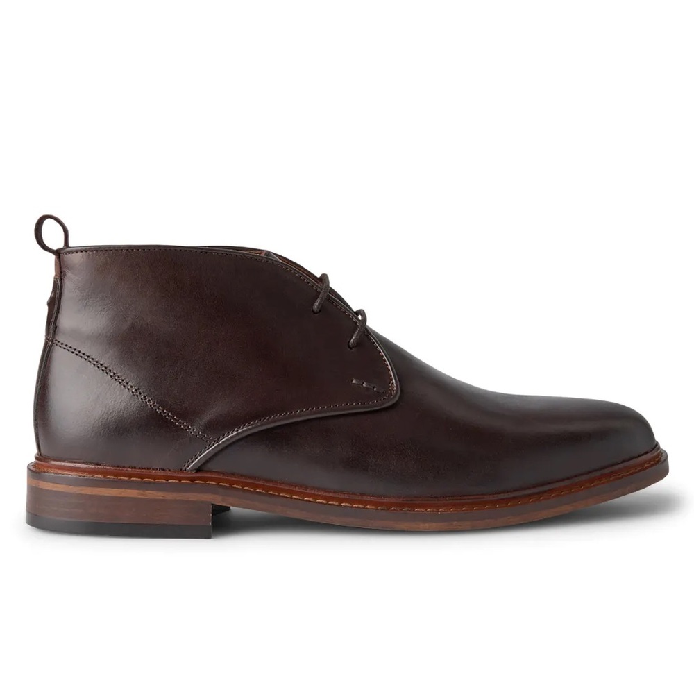 Beautiful Men's Chocolate Leather Banana Republic Chukka Boots
